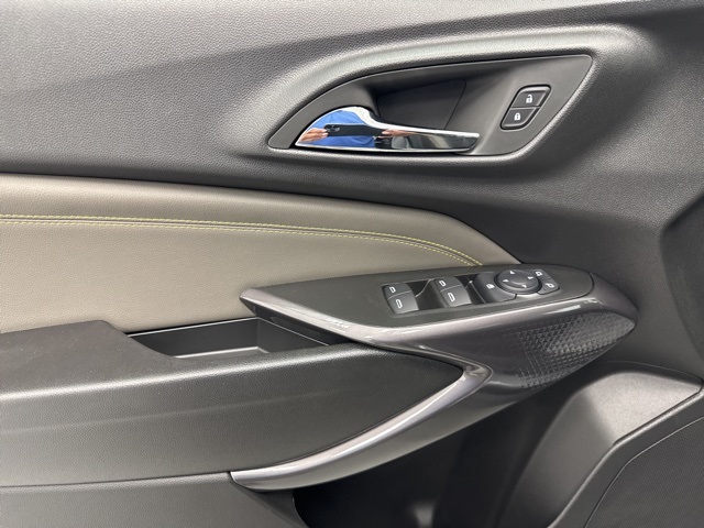 new 2025 Chevrolet Trax car, priced at $25,895