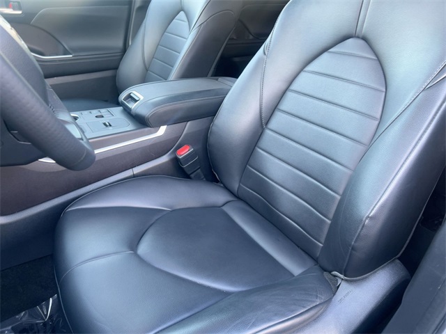 used 2023 Toyota Highlander Hybrid car, priced at $43,811