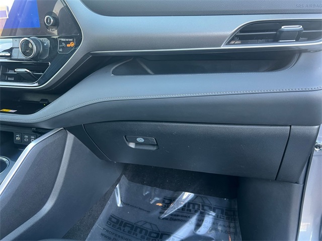 used 2023 Toyota Highlander Hybrid car, priced at $43,811