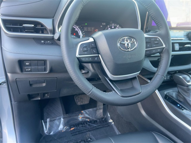 used 2023 Toyota Highlander Hybrid car, priced at $43,811