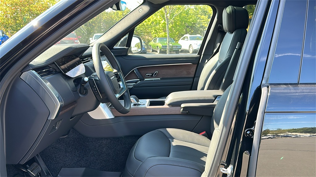 new 2025 Land Rover Range Rover car, priced at $118,105