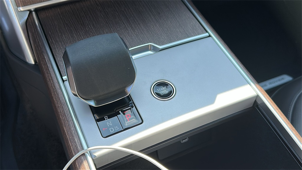 new 2025 Land Rover Range Rover car, priced at $118,105