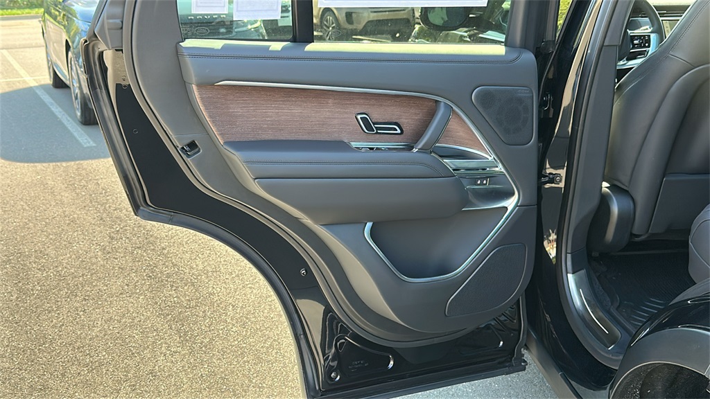 new 2025 Land Rover Range Rover car, priced at $118,105