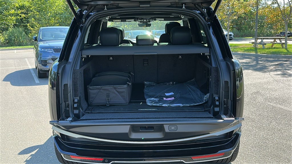 new 2025 Land Rover Range Rover car, priced at $118,105