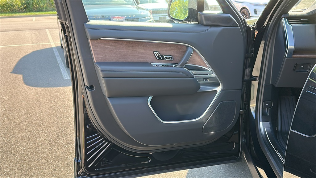 new 2025 Land Rover Range Rover car, priced at $118,105