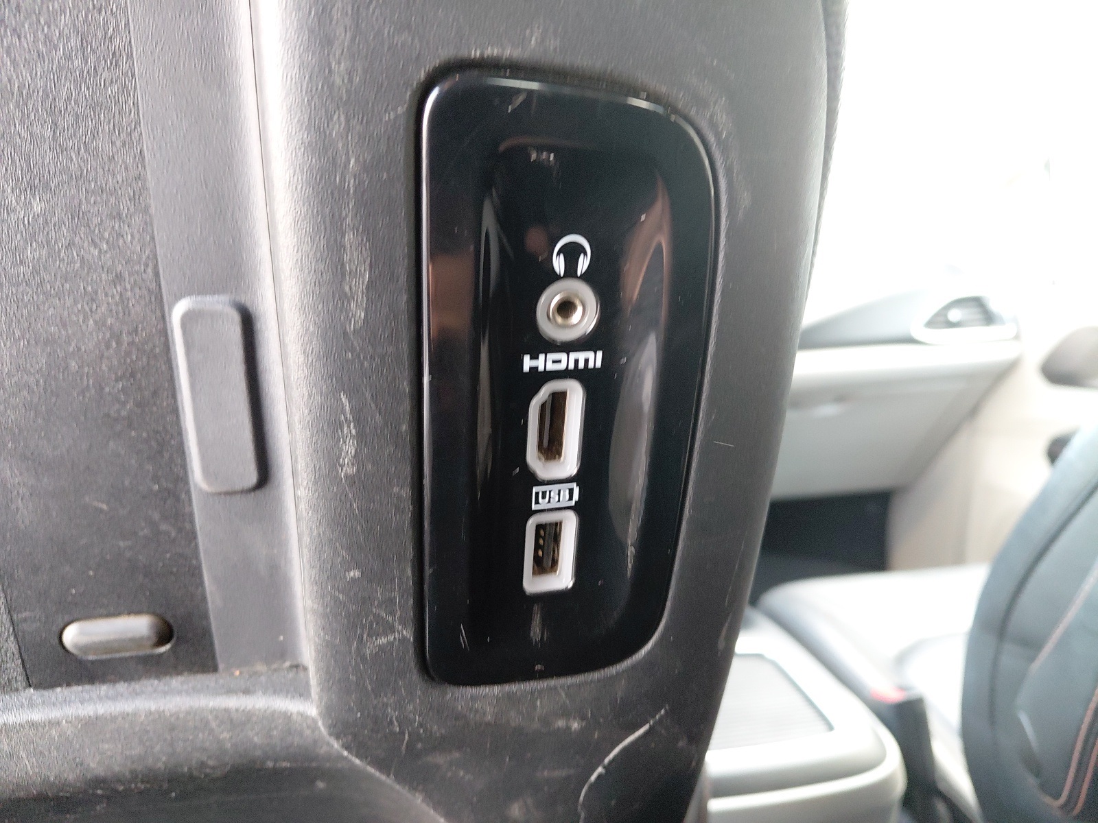 used 2018 Chrysler Pacifica car, priced at $16,789