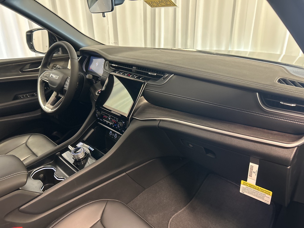 new 2025 Jeep Grand Cherokee L car, priced at $48,499