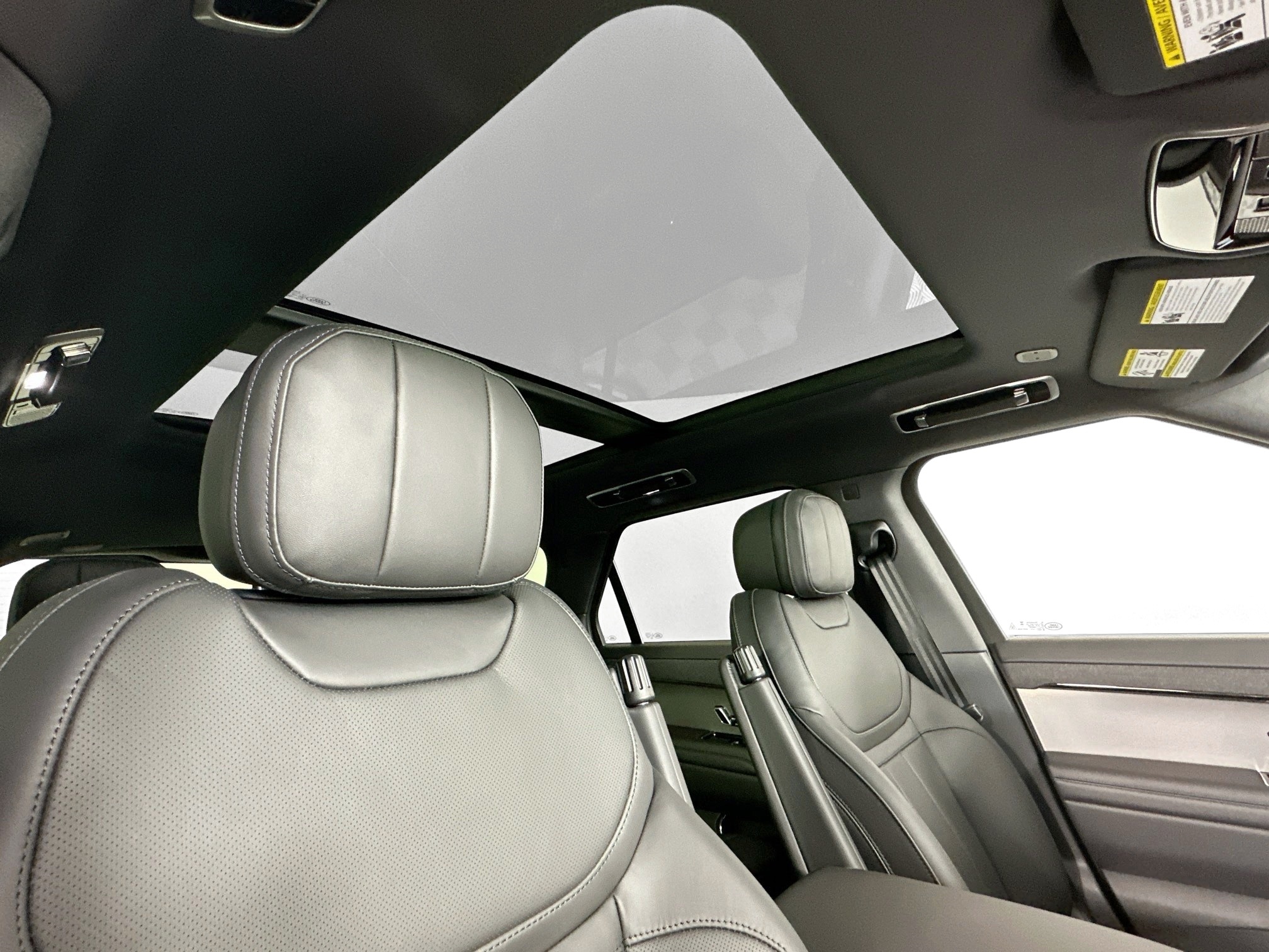 new 2025 Land Rover Range Rover Sport car, priced at $184,025