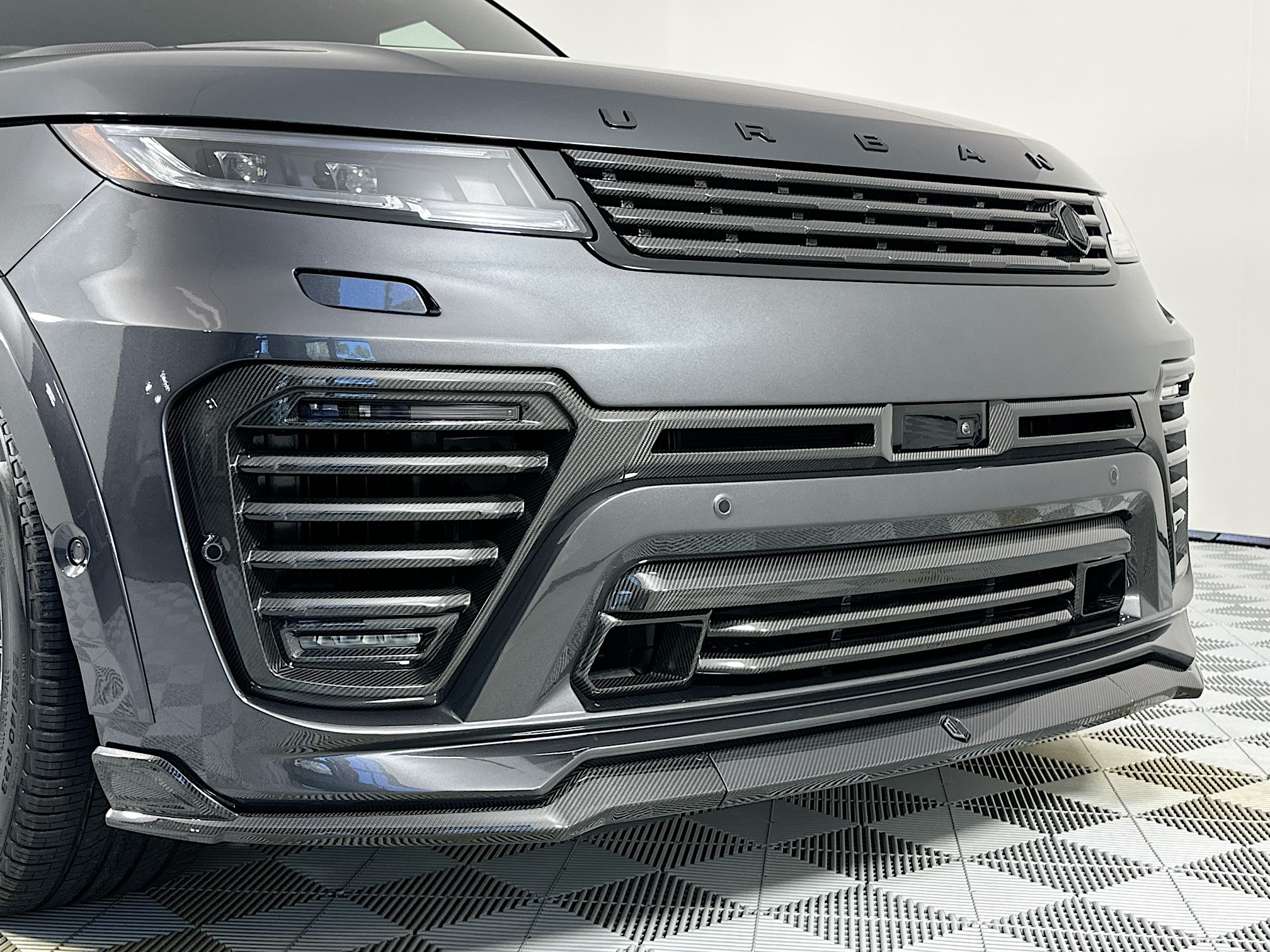 new 2025 Land Rover Range Rover Sport car, priced at $184,025