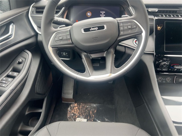 new 2025 Jeep Grand Cherokee car, priced at $36,743