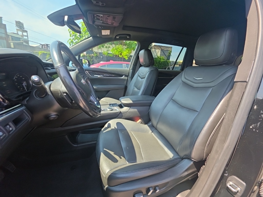 used 2021 Cadillac XT6 car, priced at $23,895