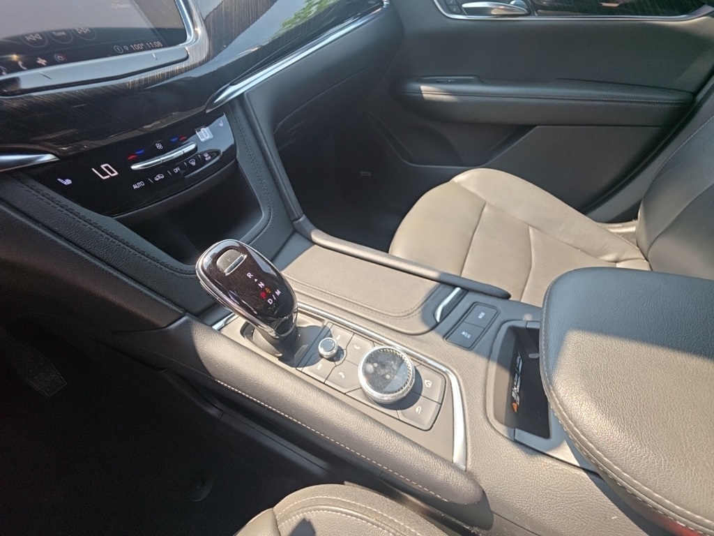 used 2021 Cadillac XT6 car, priced at $23,895