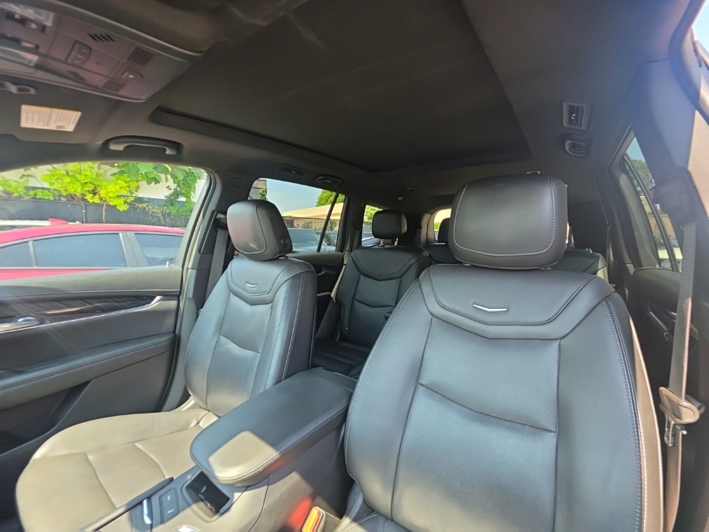 used 2021 Cadillac XT6 car, priced at $23,895
