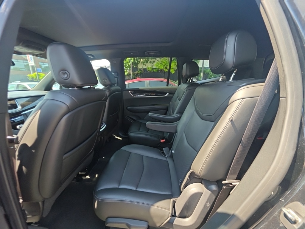 used 2021 Cadillac XT6 car, priced at $23,895
