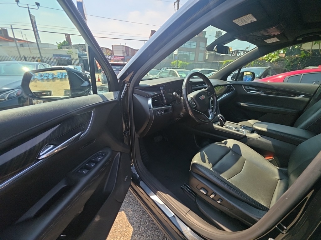 used 2021 Cadillac XT6 car, priced at $23,895