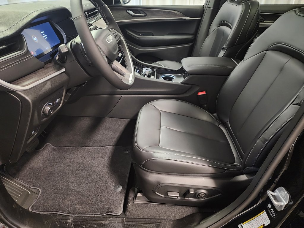 new 2025 Jeep Grand Cherokee L car, priced at $53,330
