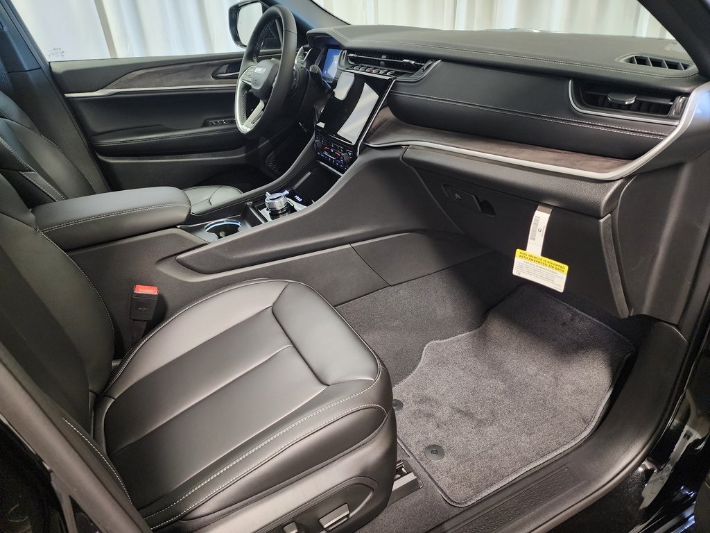 new 2025 Jeep Grand Cherokee L car, priced at $53,330