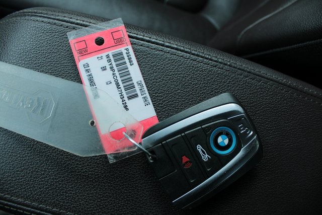 used 2021 BMW i3 car, priced at $30,888