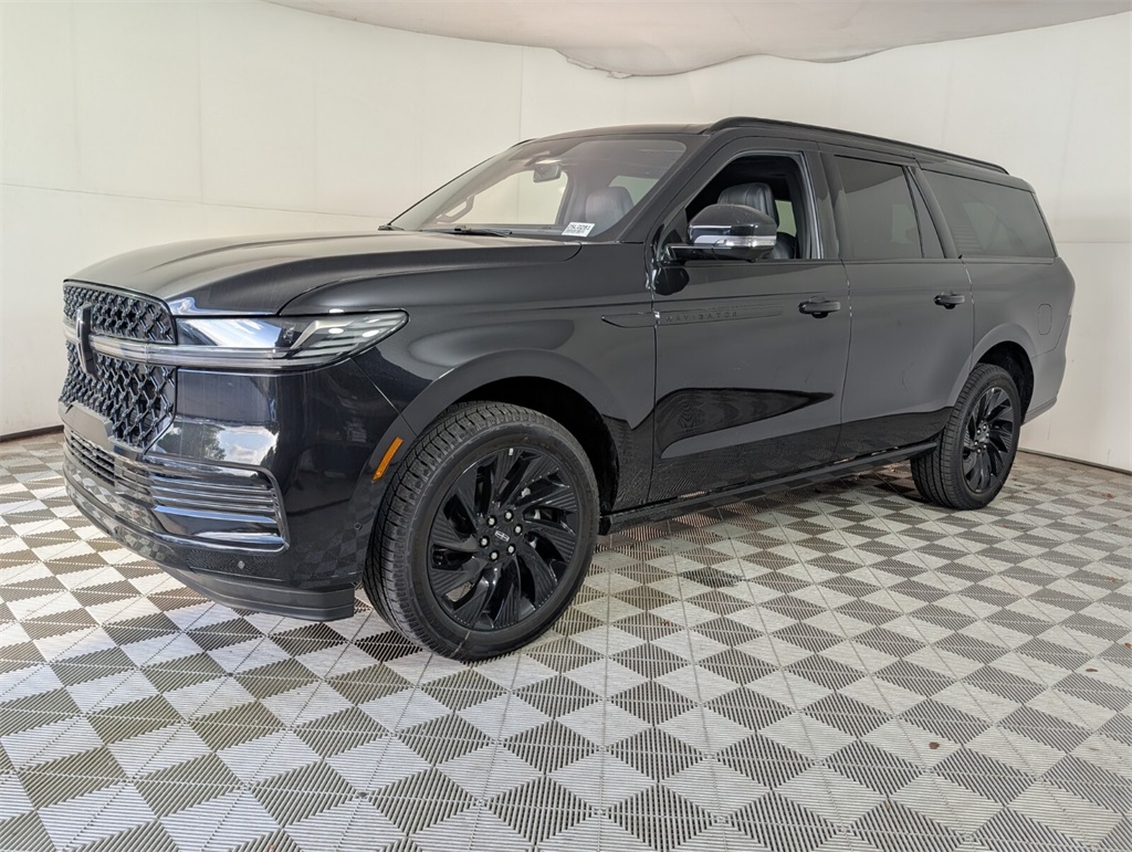 new 2025 Lincoln Navigator car, priced at $105,803