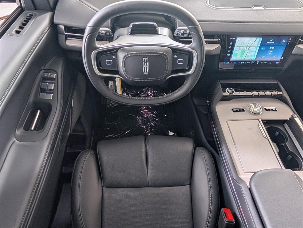 new 2025 Lincoln Navigator car, priced at $105,803