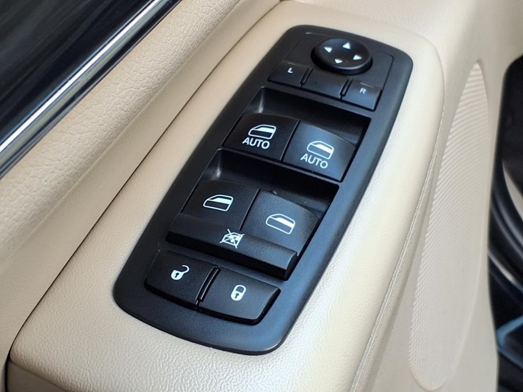 used 2019 Jeep Grand Cherokee car, priced at $17,900