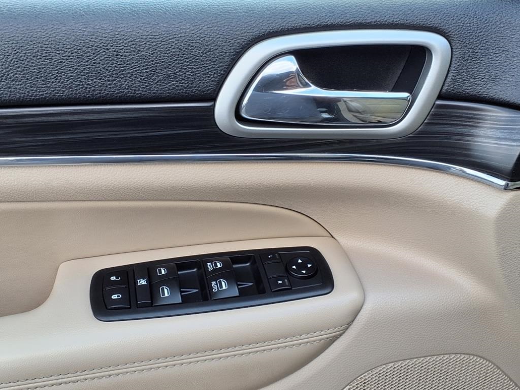 used 2019 Jeep Grand Cherokee car, priced at $17,900