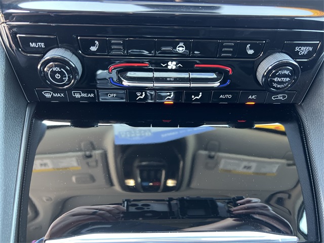 used 2024 Jeep Grand Cherokee car, priced at $38,930
