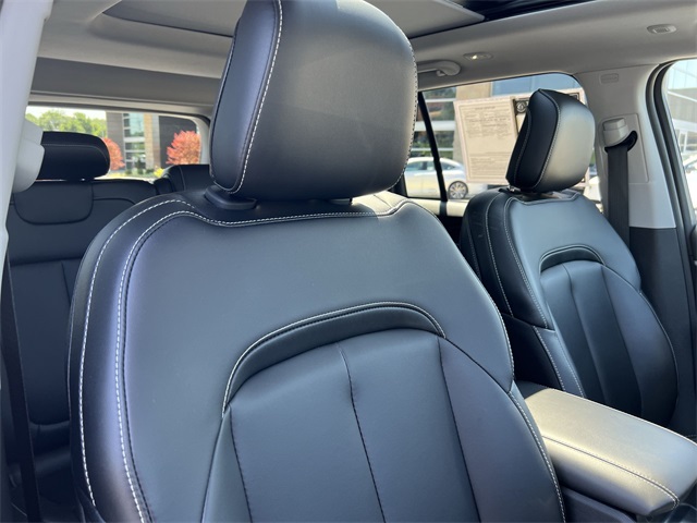 used 2024 Jeep Grand Cherokee car, priced at $38,930