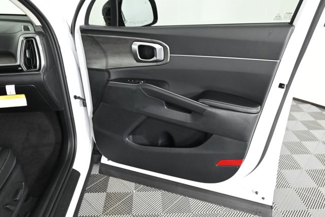 new 2025 Kia Sorento car, priced at $41,734