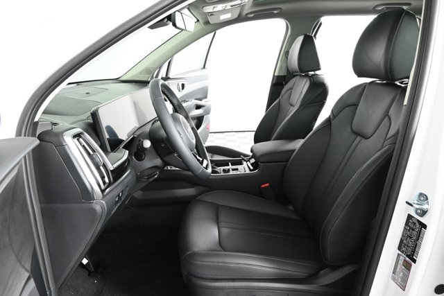 new 2025 Kia Sorento car, priced at $41,734