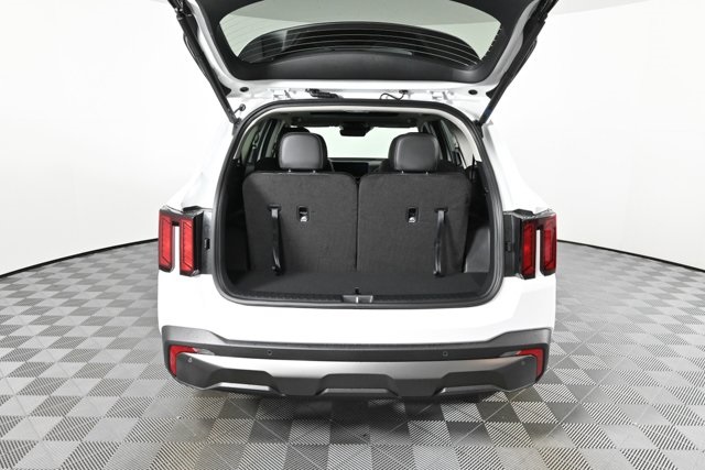 new 2025 Kia Sorento car, priced at $41,734