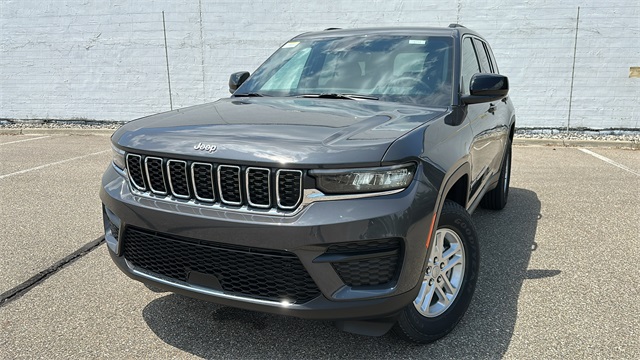 new 2025 Jeep Grand Cherokee car, priced at $42,179