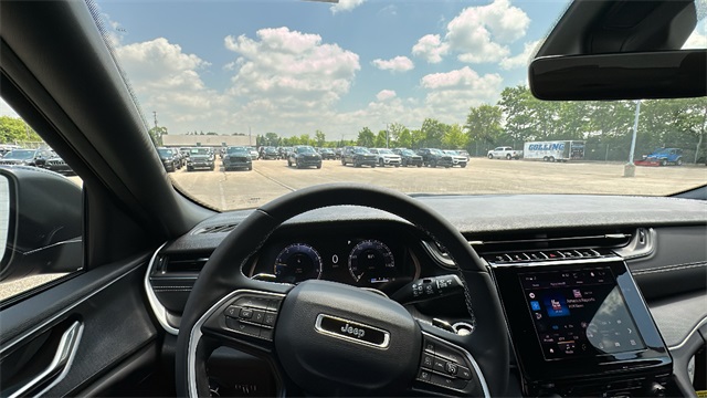 new 2025 Jeep Grand Cherokee car, priced at $42,179