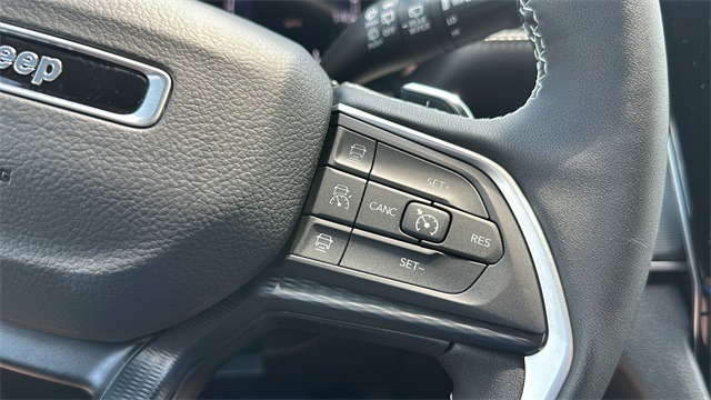 new 2025 Jeep Grand Cherokee car, priced at $42,179