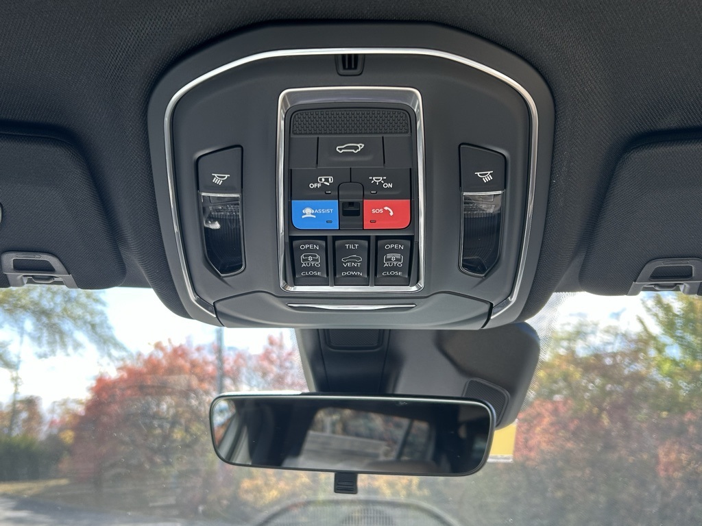 new 2025 Jeep Grand Cherokee car, priced at $50,485