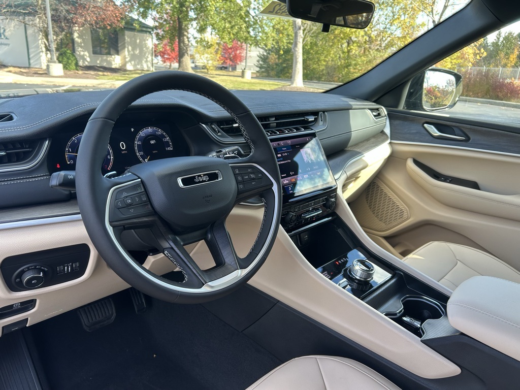 new 2025 Jeep Grand Cherokee car, priced at $50,485