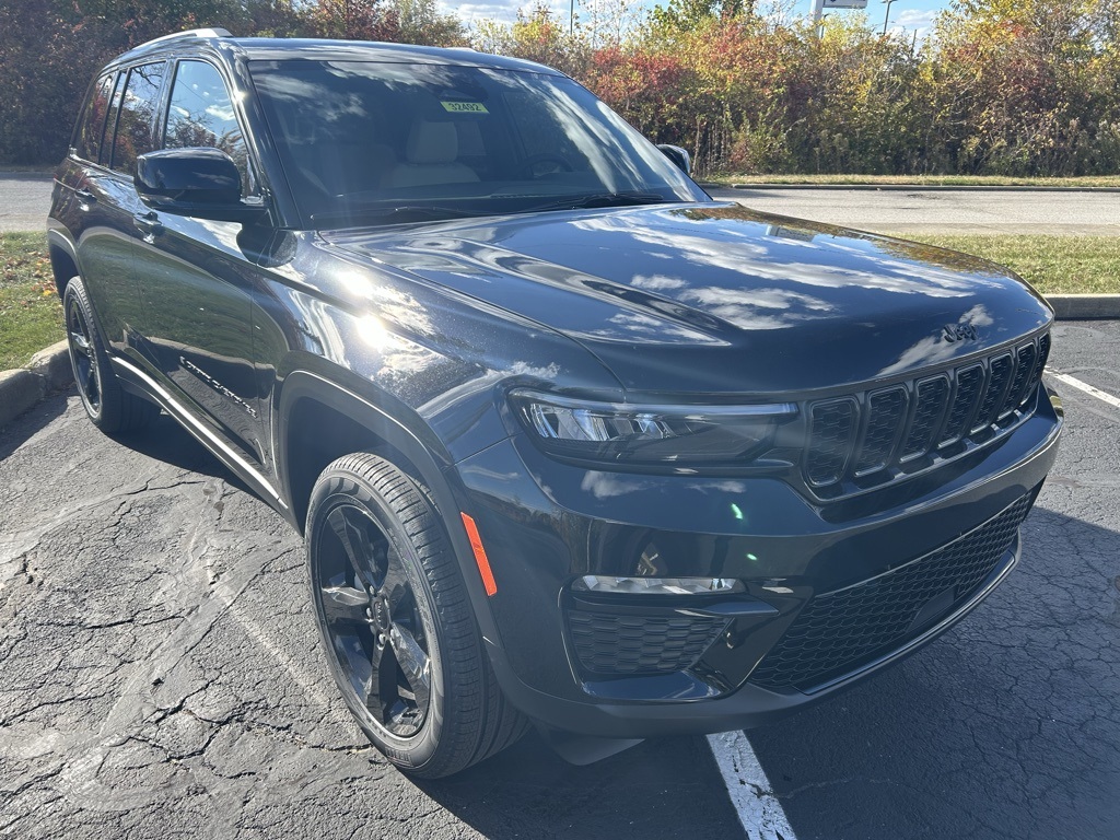 new 2025 Jeep Grand Cherokee car, priced at $50,485