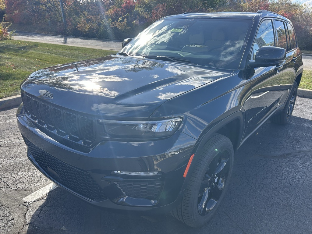 new 2025 Jeep Grand Cherokee car, priced at $50,485