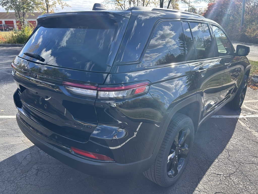 new 2025 Jeep Grand Cherokee car, priced at $50,485