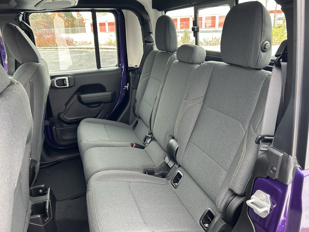 new 2026 Jeep Gladiator car, priced at $45,610