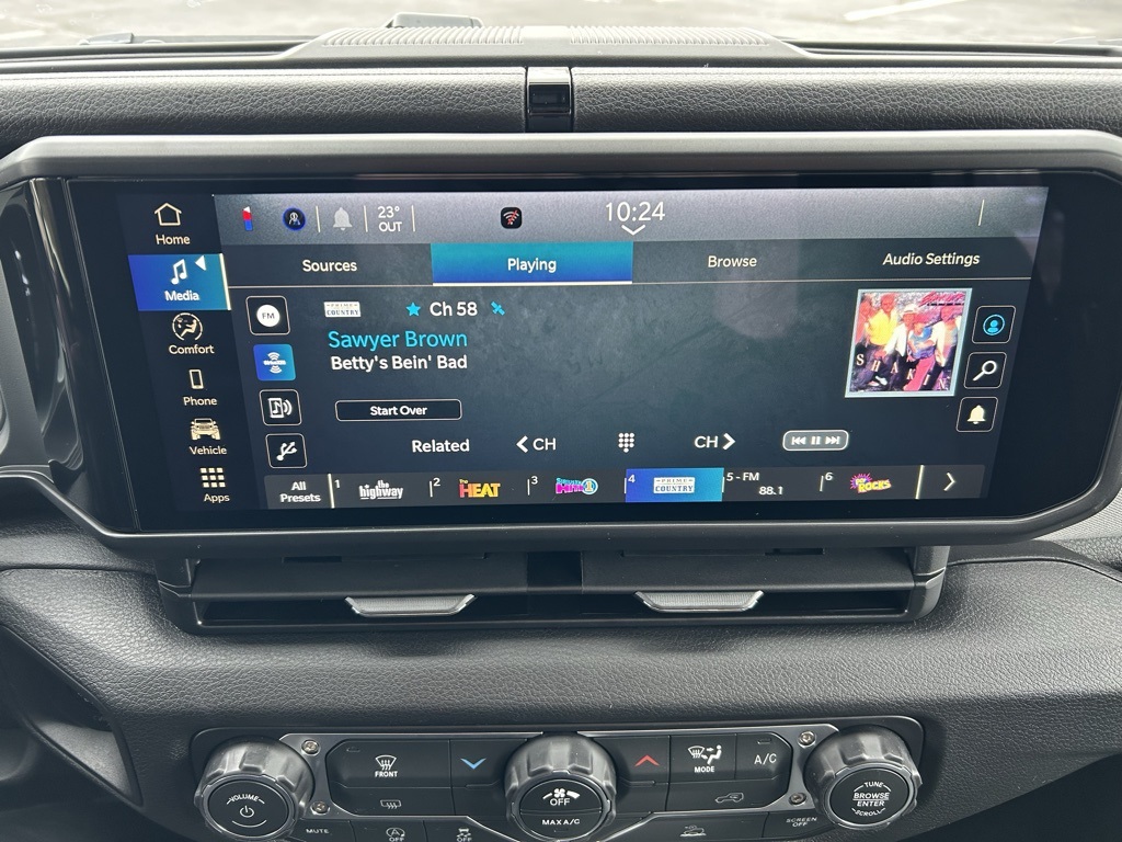 new 2026 Jeep Gladiator car, priced at $45,610