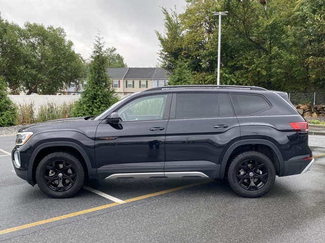 used 2024 Volkswagen Atlas car, priced at $36,924