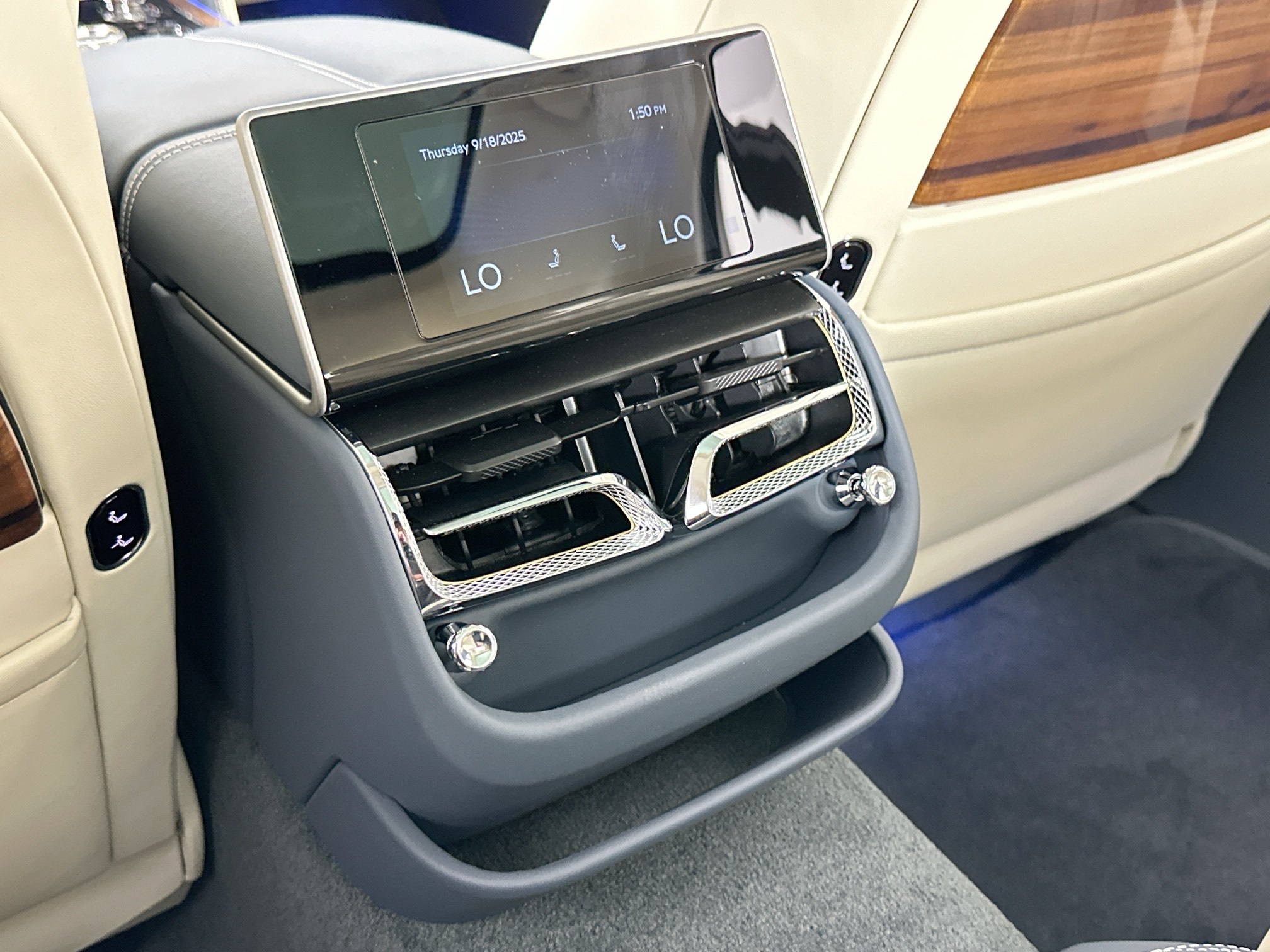 new 2026 Bentley Flying Spur car