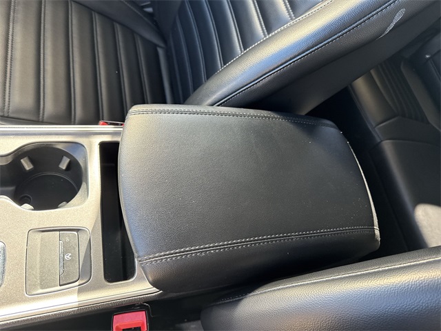 used 2024 Ford Edge car, priced at $23,000