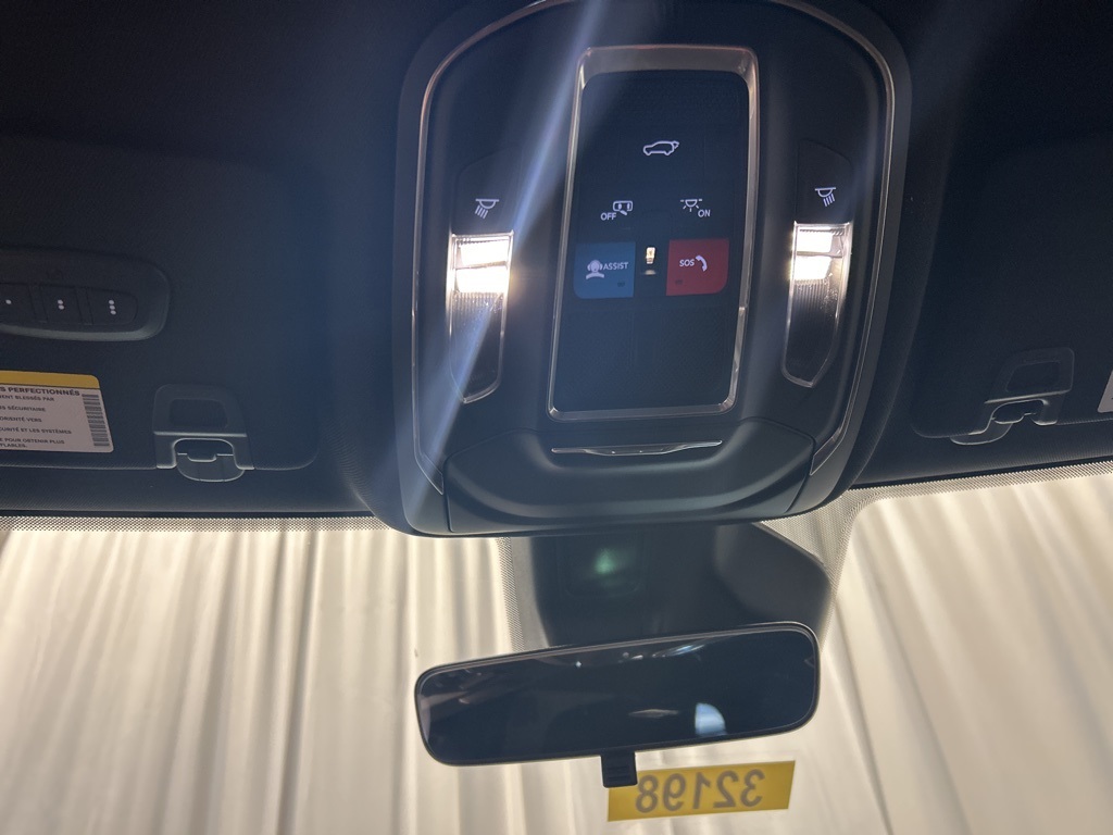 new 2025 Jeep Grand Cherokee car, priced at $43,249