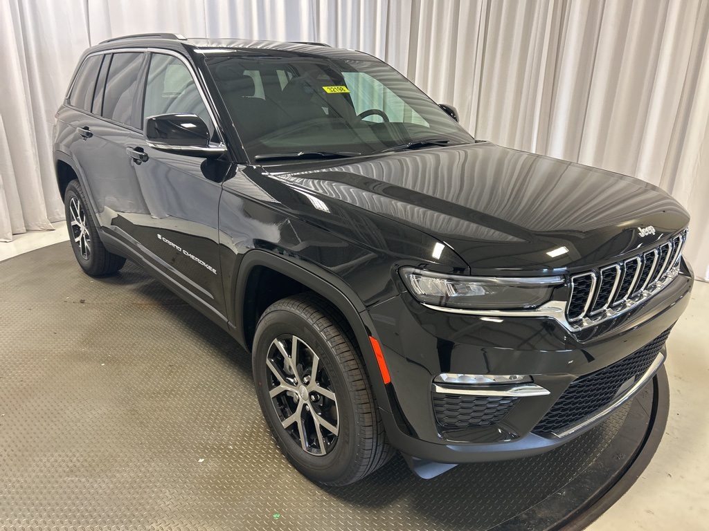 new 2025 Jeep Grand Cherokee car, priced at $43,249