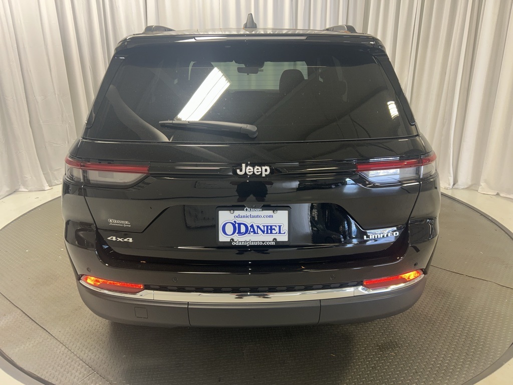 new 2025 Jeep Grand Cherokee car, priced at $43,249