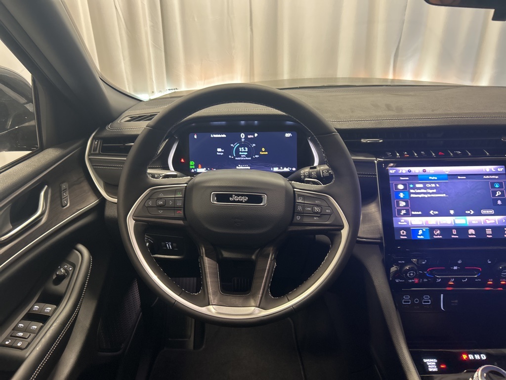 new 2025 Jeep Grand Cherokee car, priced at $43,249