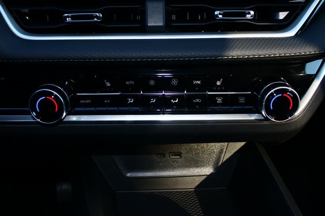 new 2026 Chevrolet Equinox car, priced at $33,490