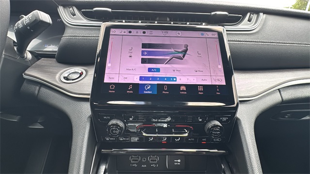 new 2025 Jeep Grand Cherokee car, priced at $45,381